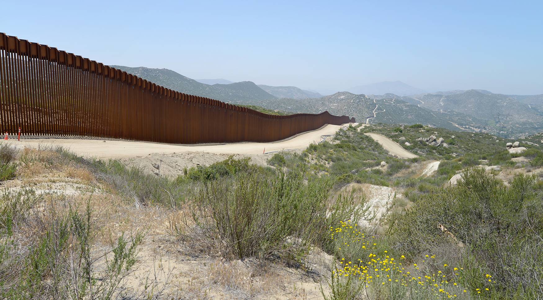 fence diving mexico u.s. border