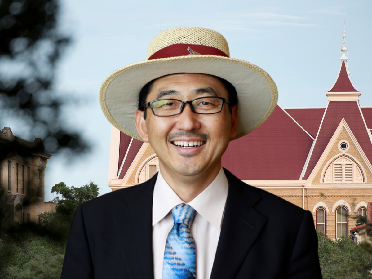 Keisuke Ikehata in front of Old Main