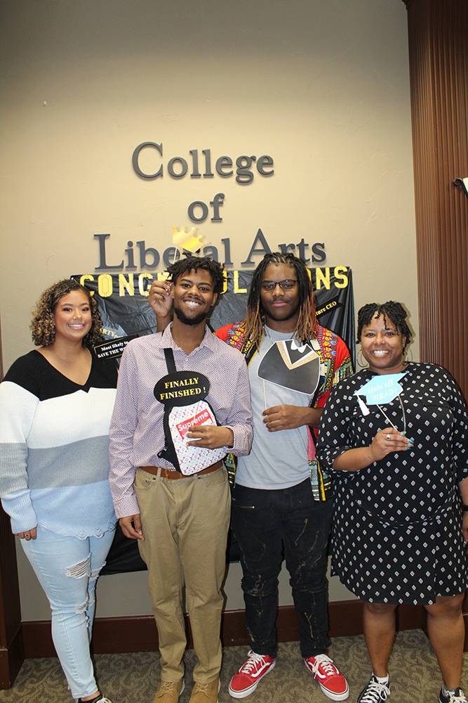 AAS Grad Ceremony Group Photo