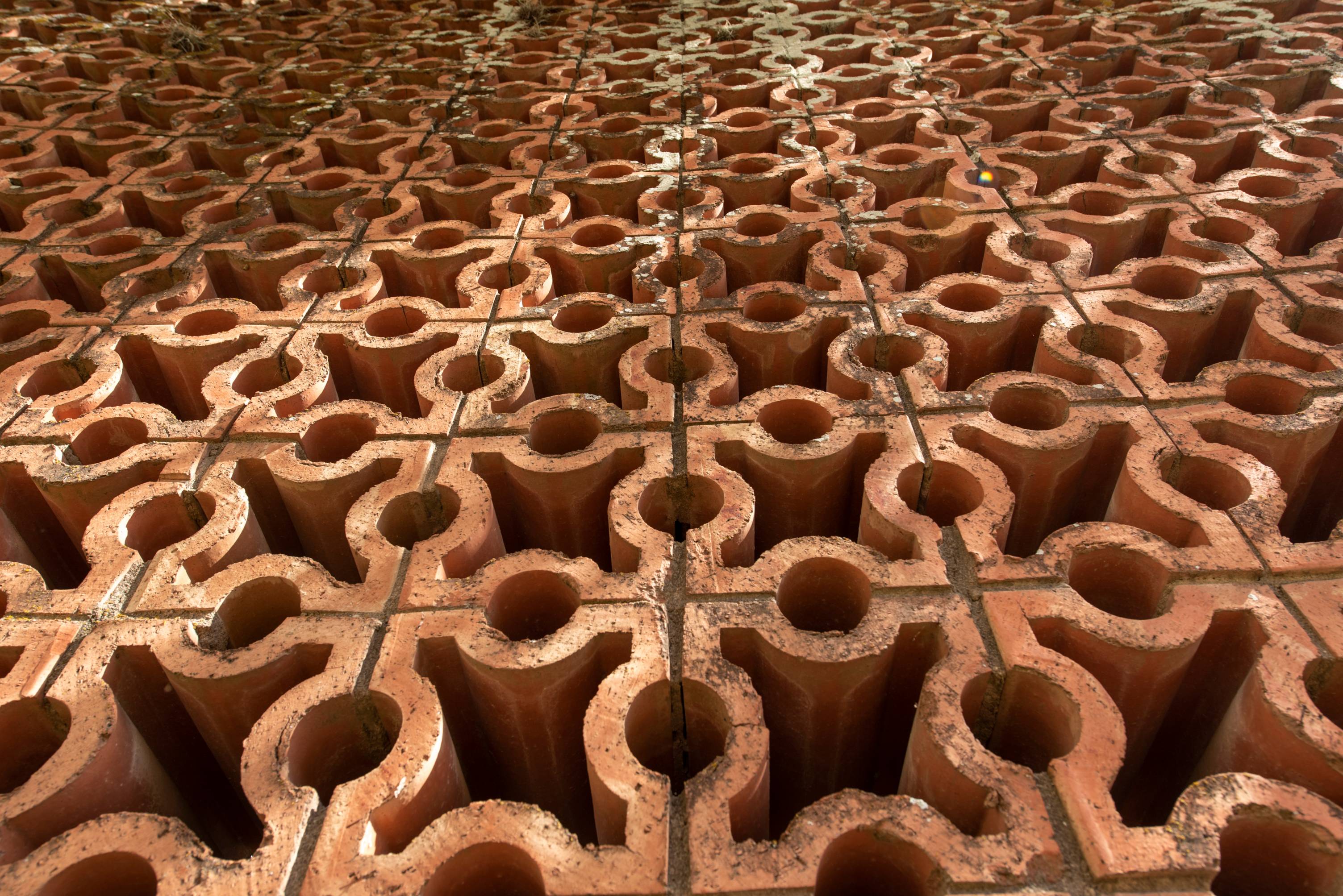 Geometric bricks