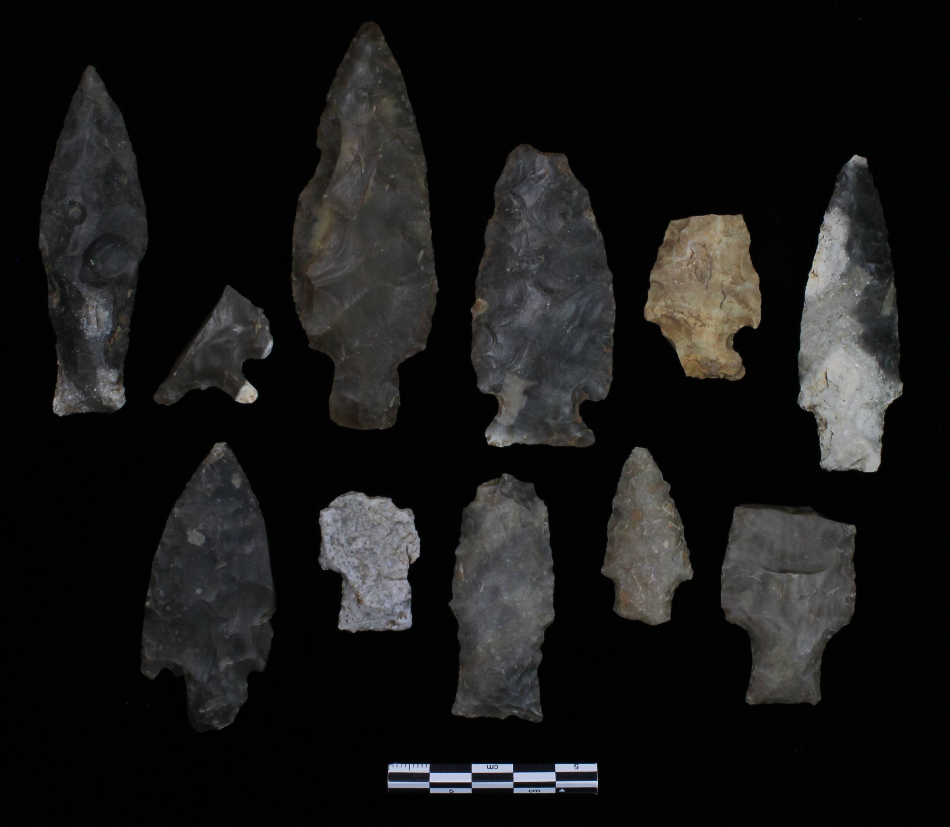 Image of un-typable projectile points