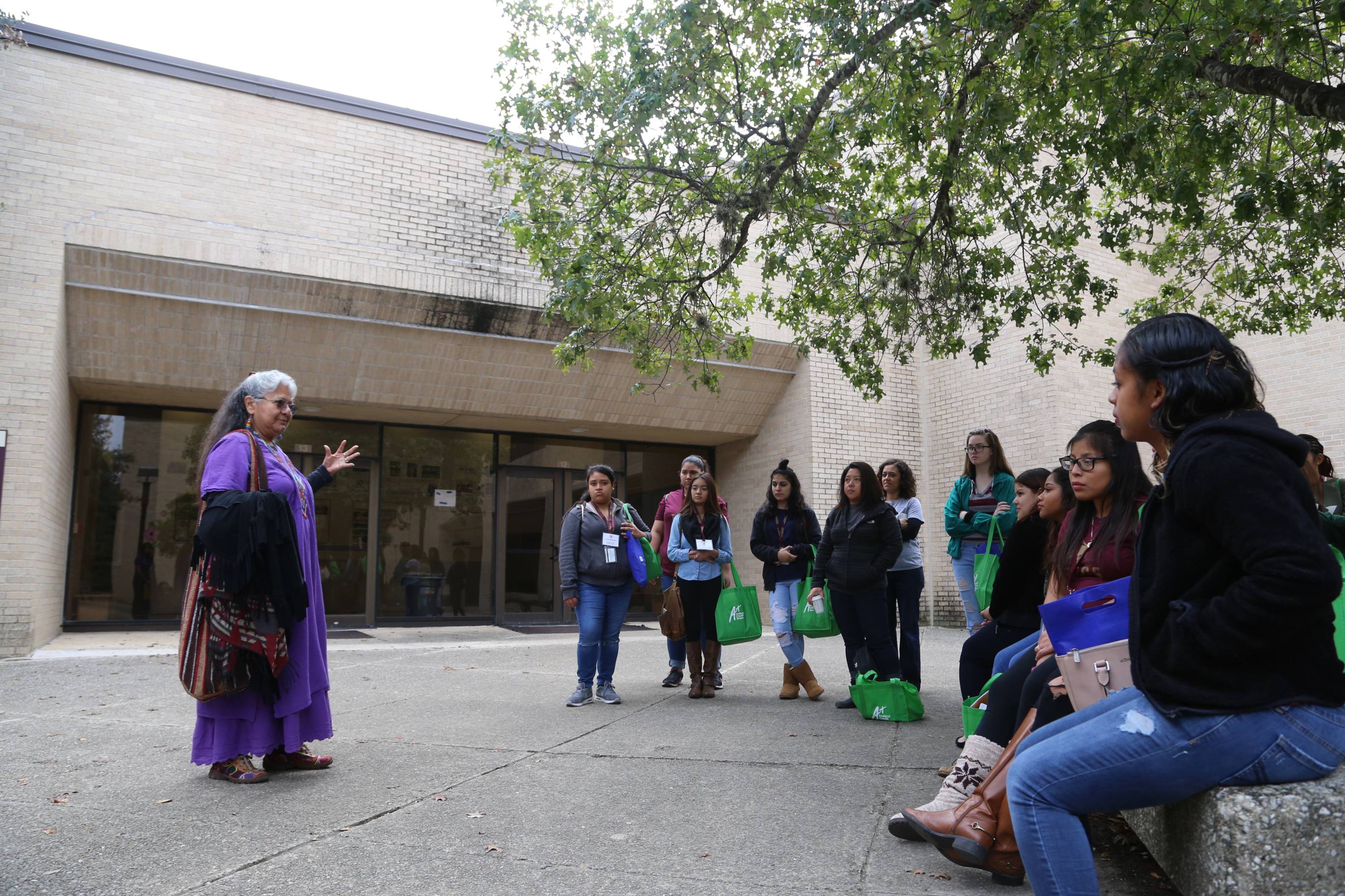 Special guest presenting to SR/SF participants