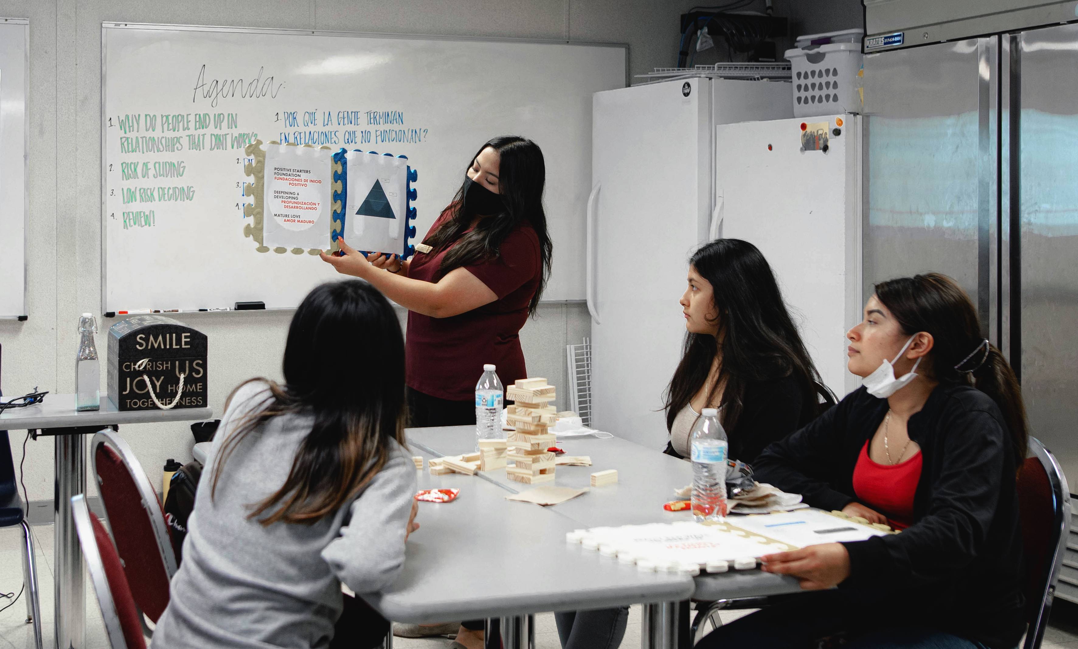 SR/SF intern presenting at a group session