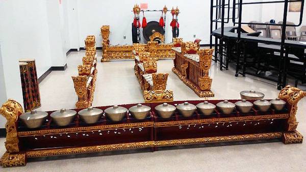 Balinese gamelan gong kebyar instruments at Texas State.