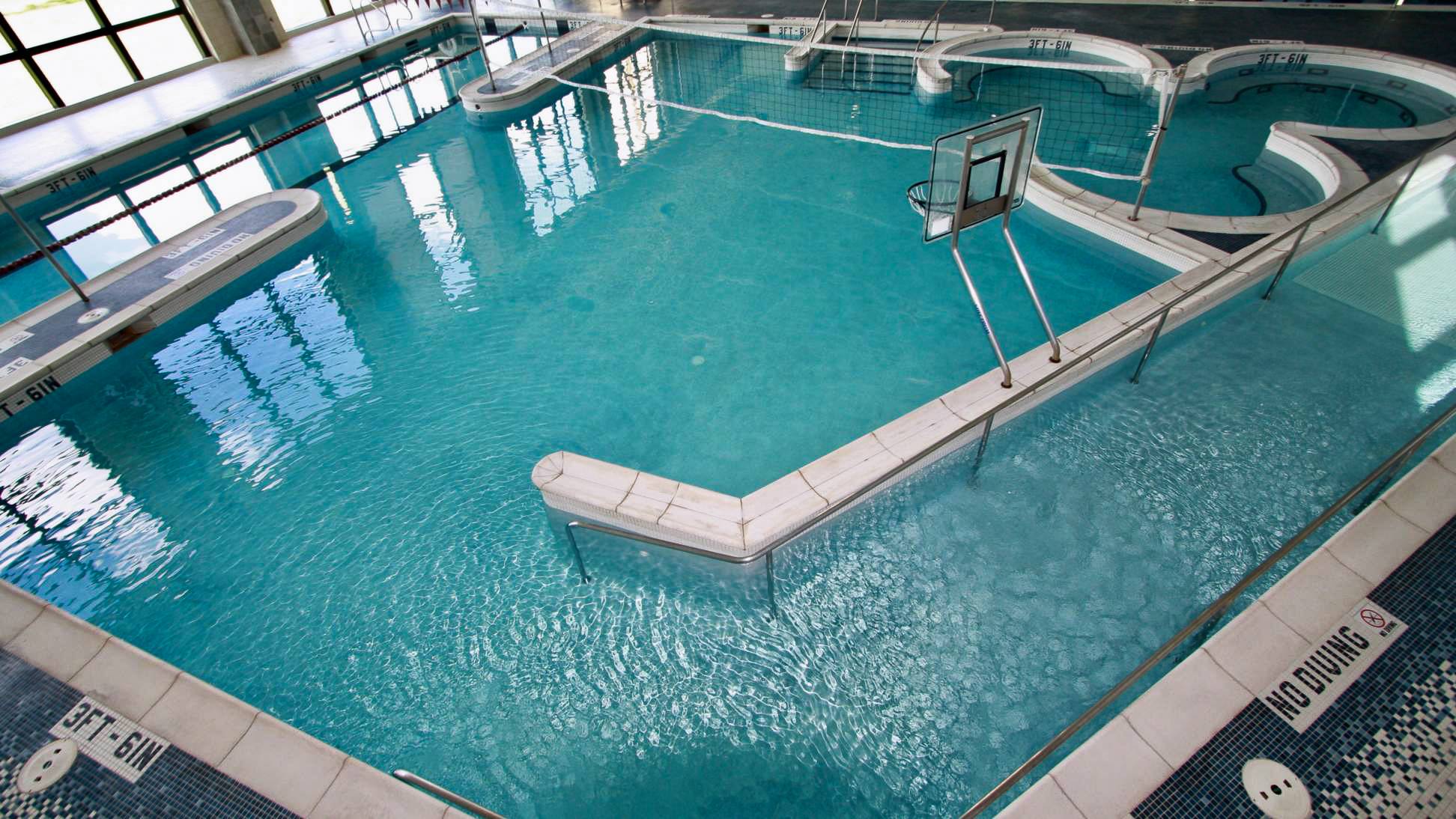 Overview of leisure pool