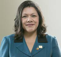 Gloria Velásquez