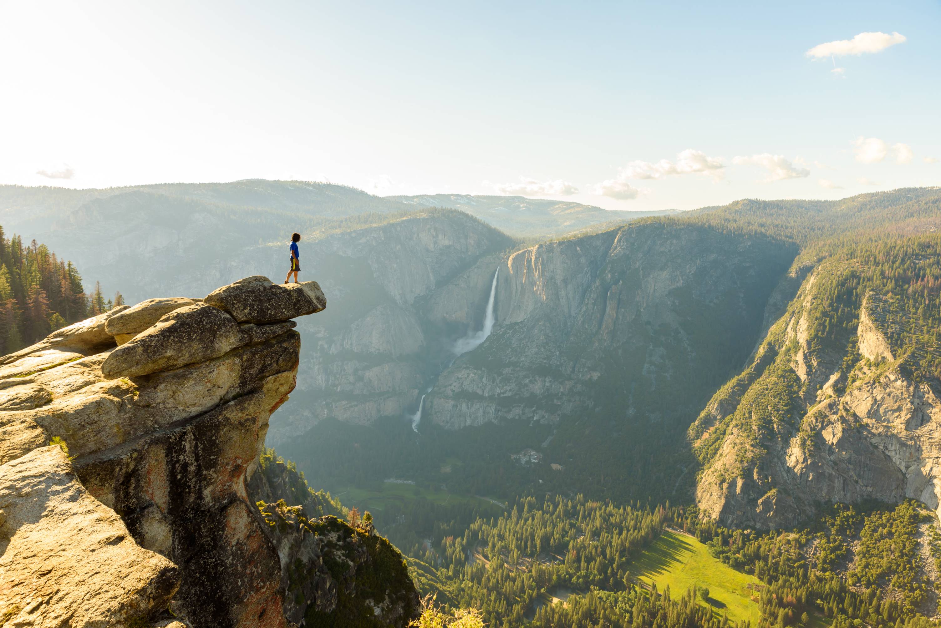 Yosemite cliff view image