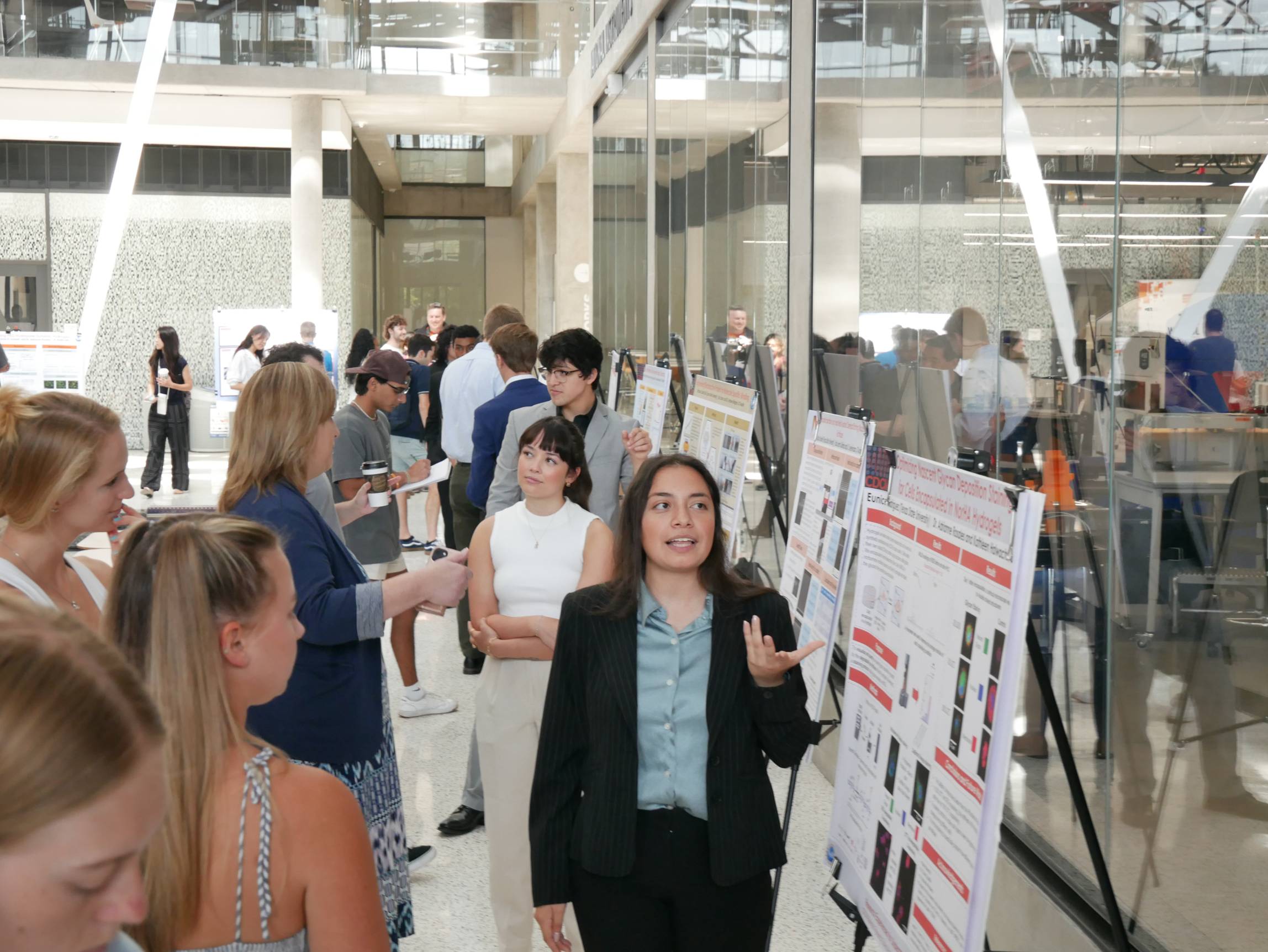 Eunice Rodriguez in Dr. Adrianne Rosales lab