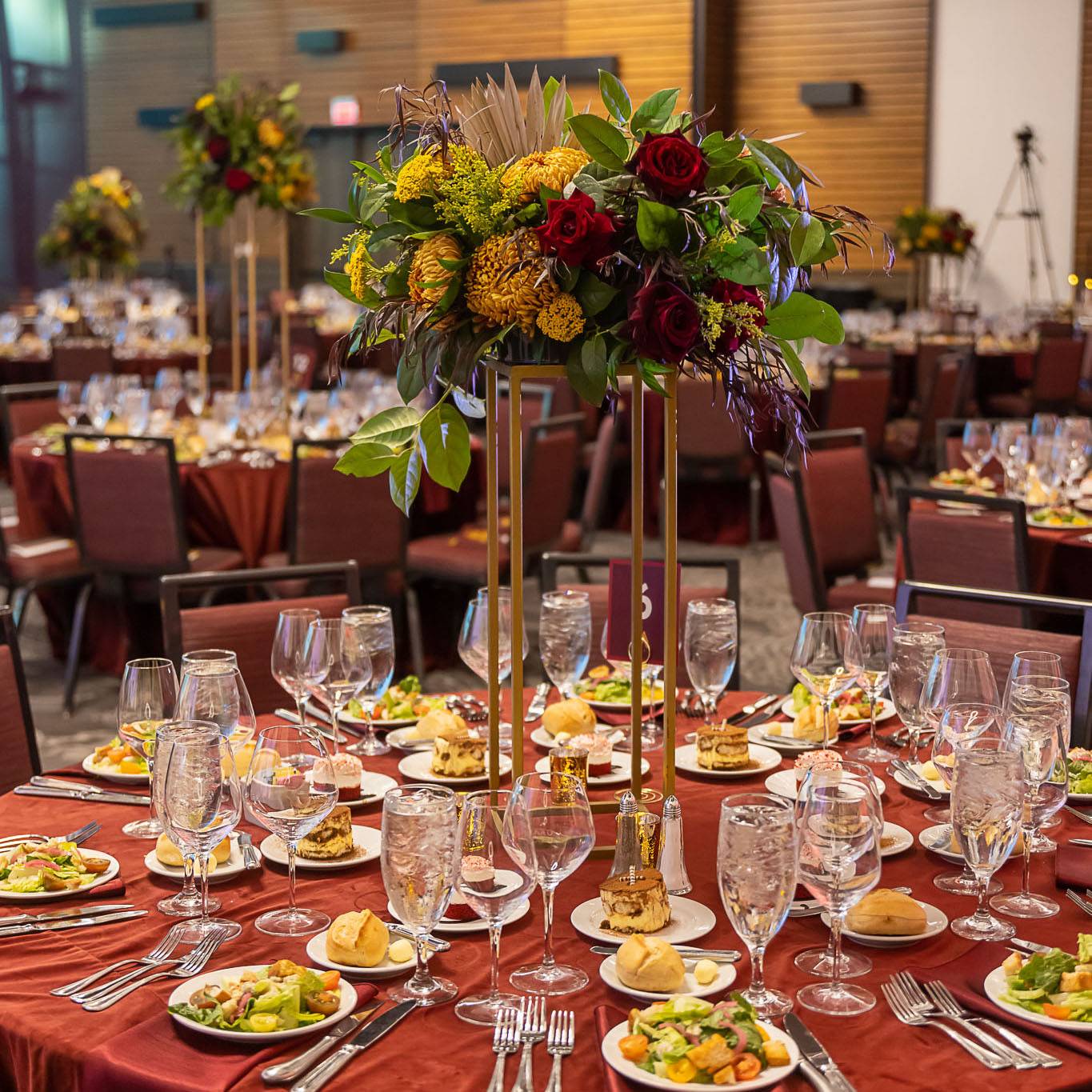 Dining table and centerpiece at the DA gala