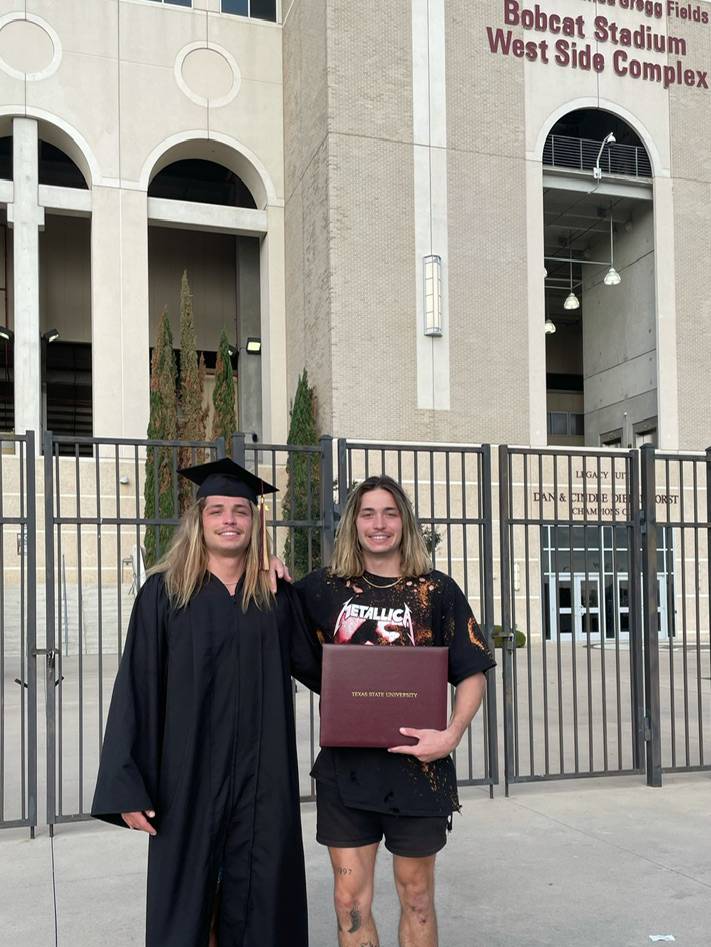 Twin brothers txst alums compete on cbs the amazing race