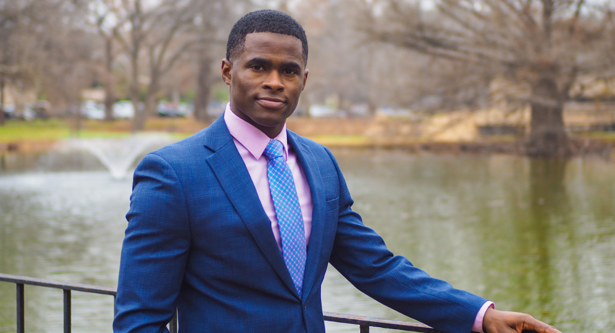 Headshot of DeShawn Truitt