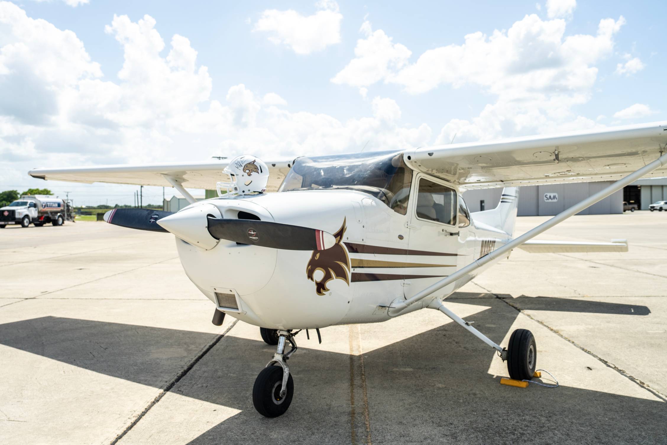 Plane for pilot training in Texas State Bobcat livery