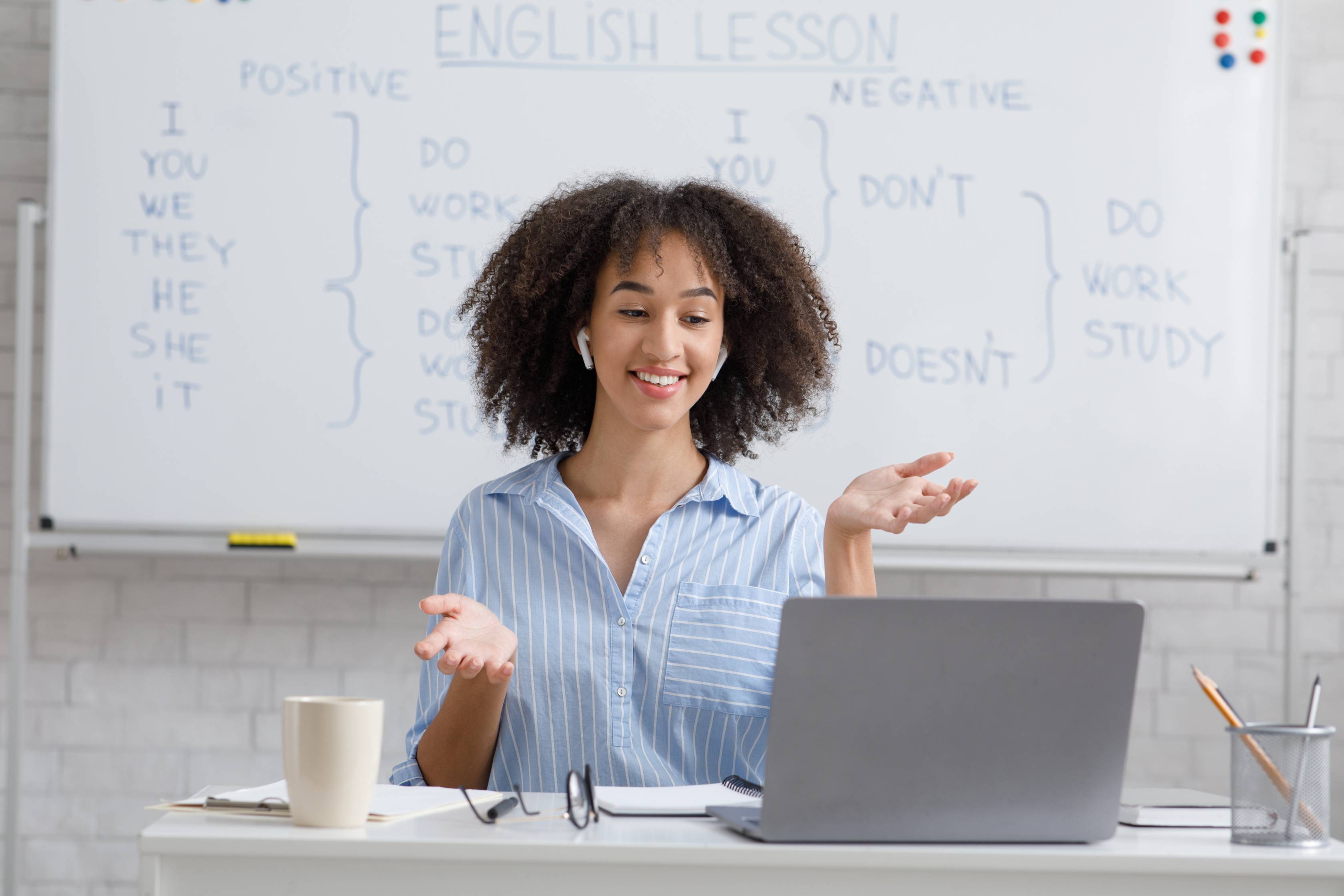 Girl learning English online