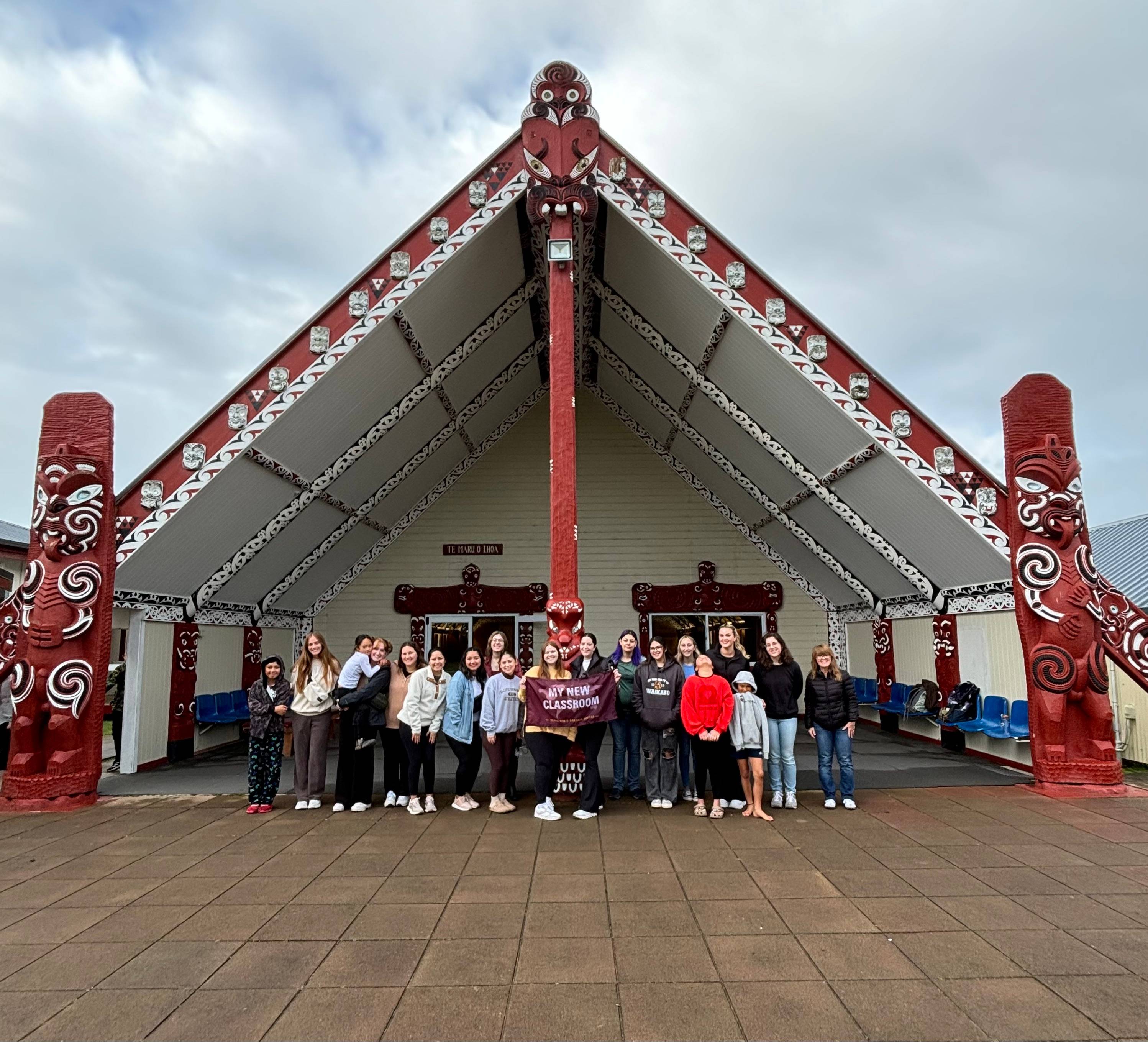 students sight seeing