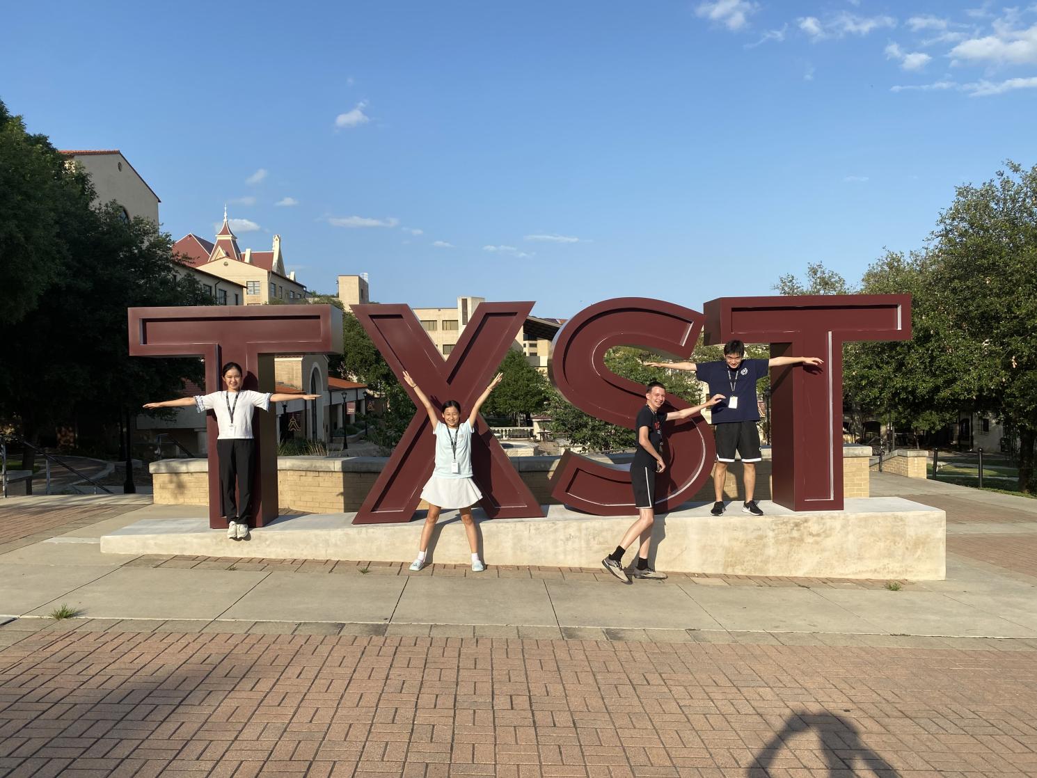 Students in front of TXST 