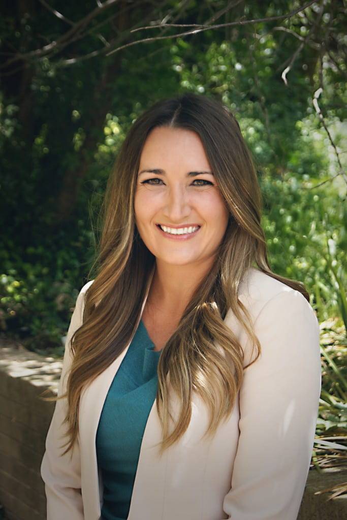 Headshot of Dr. Stephanie Dailey.