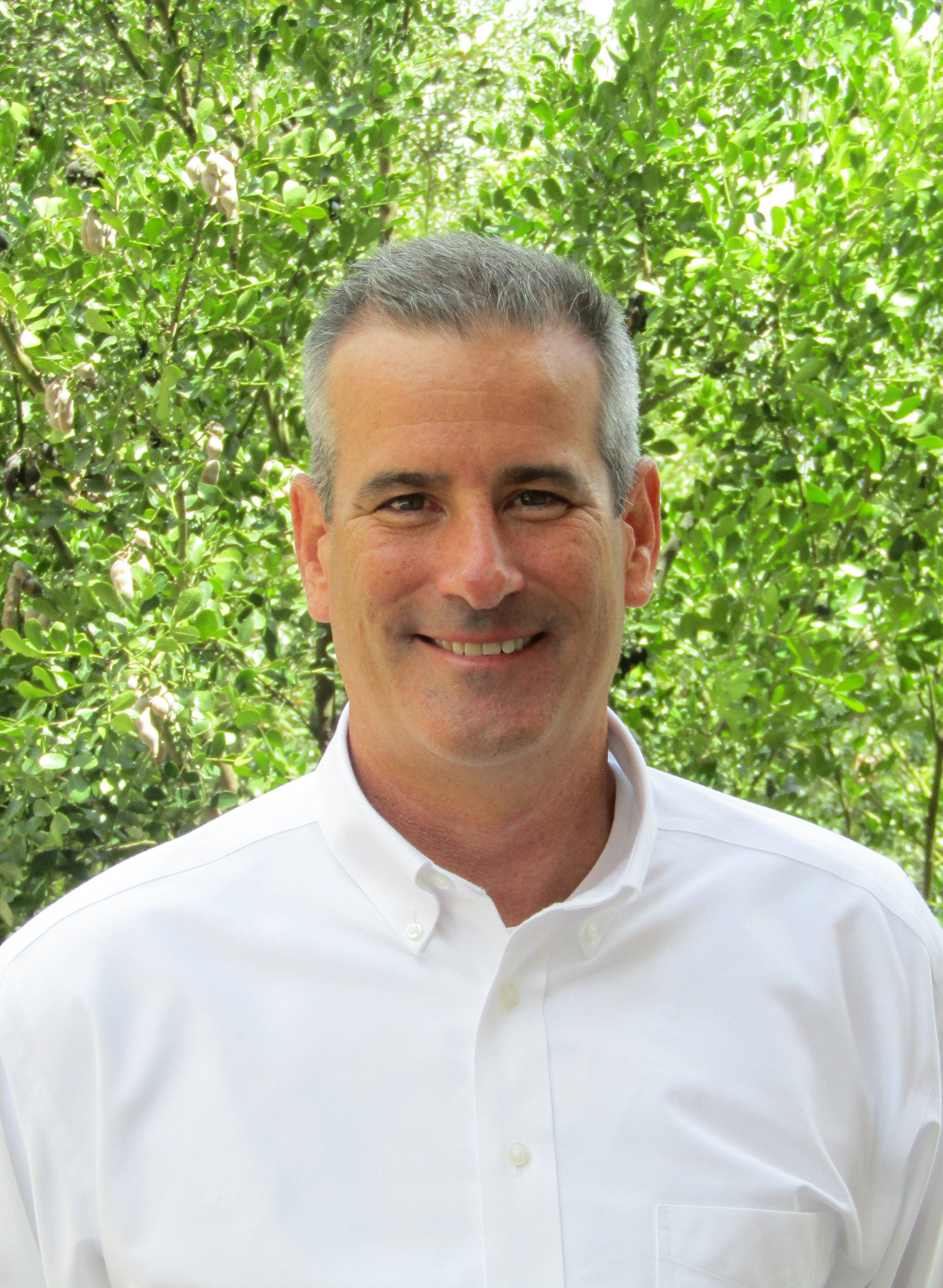 Headshot of Dr.Steve Whitten.