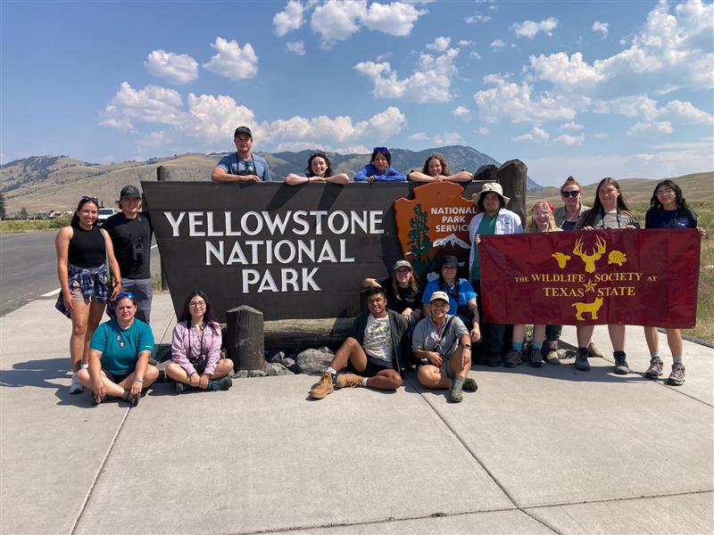 TXST students at Yellowstone National park