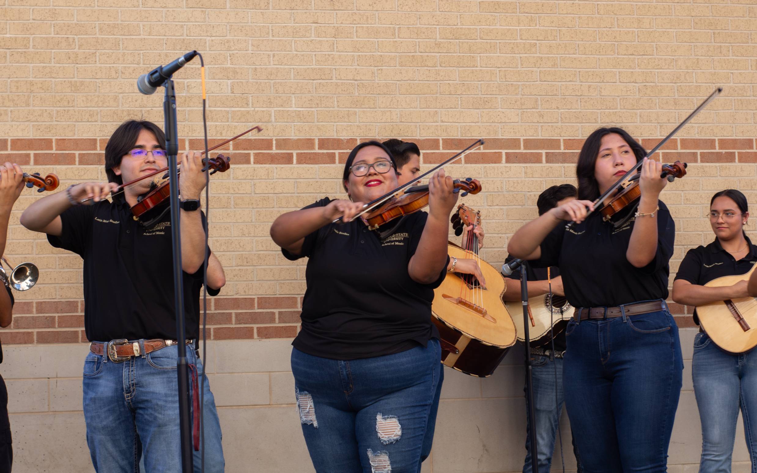 abby garcia playing violin