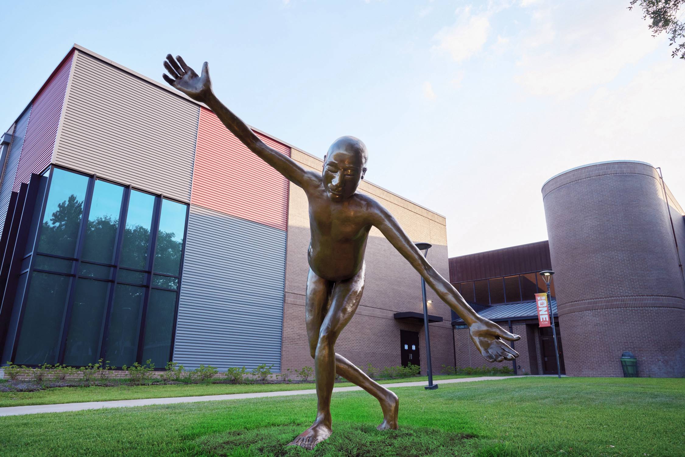 Video of sculpture on the SHSU campus called a big thank you