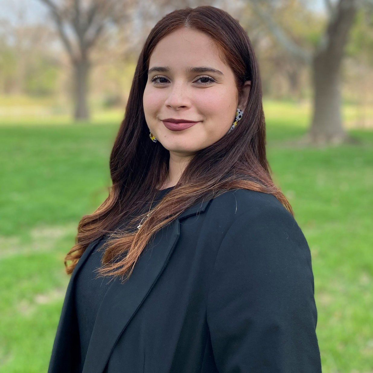 Headshot of Ivanna Robledo