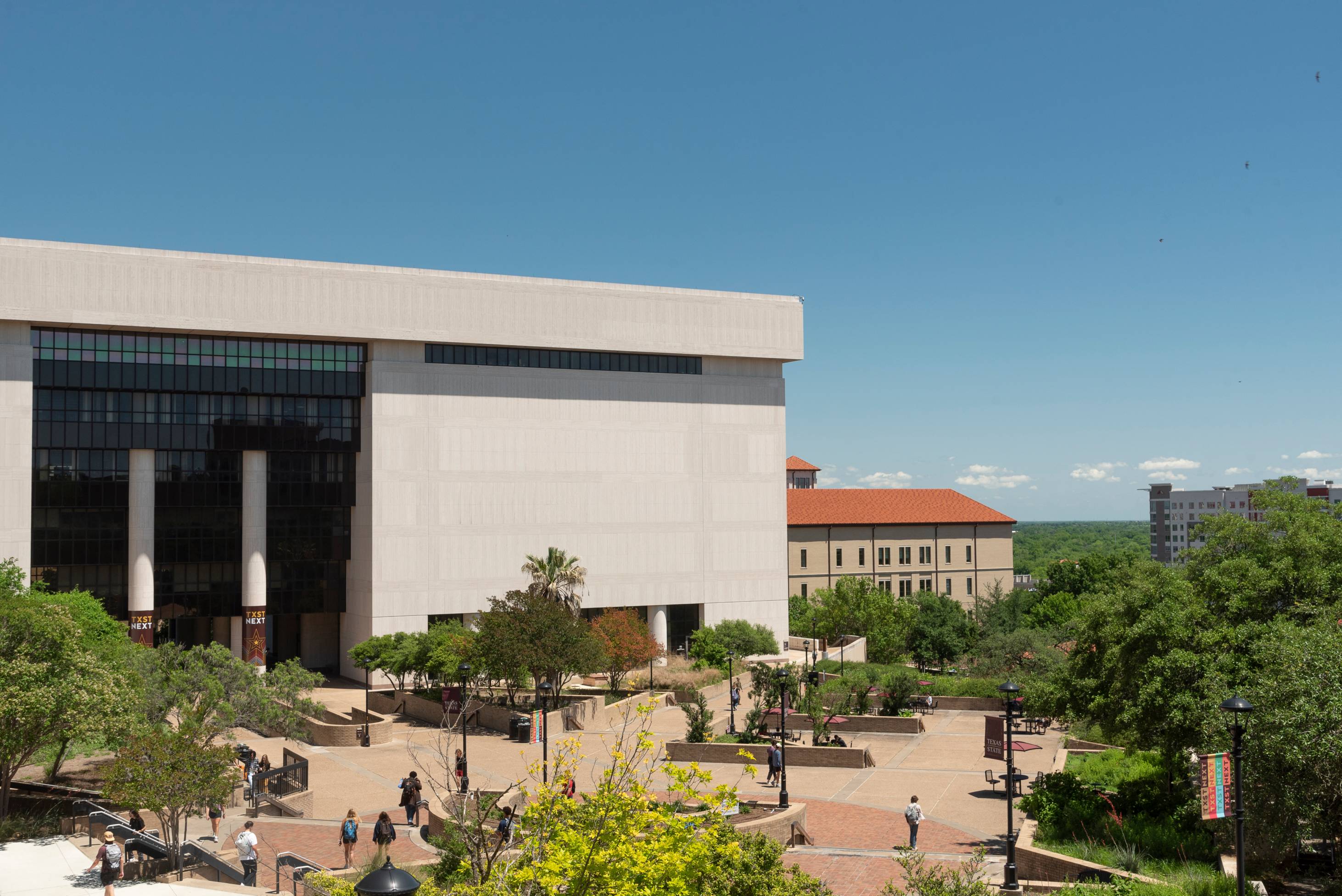 Alkek Library building