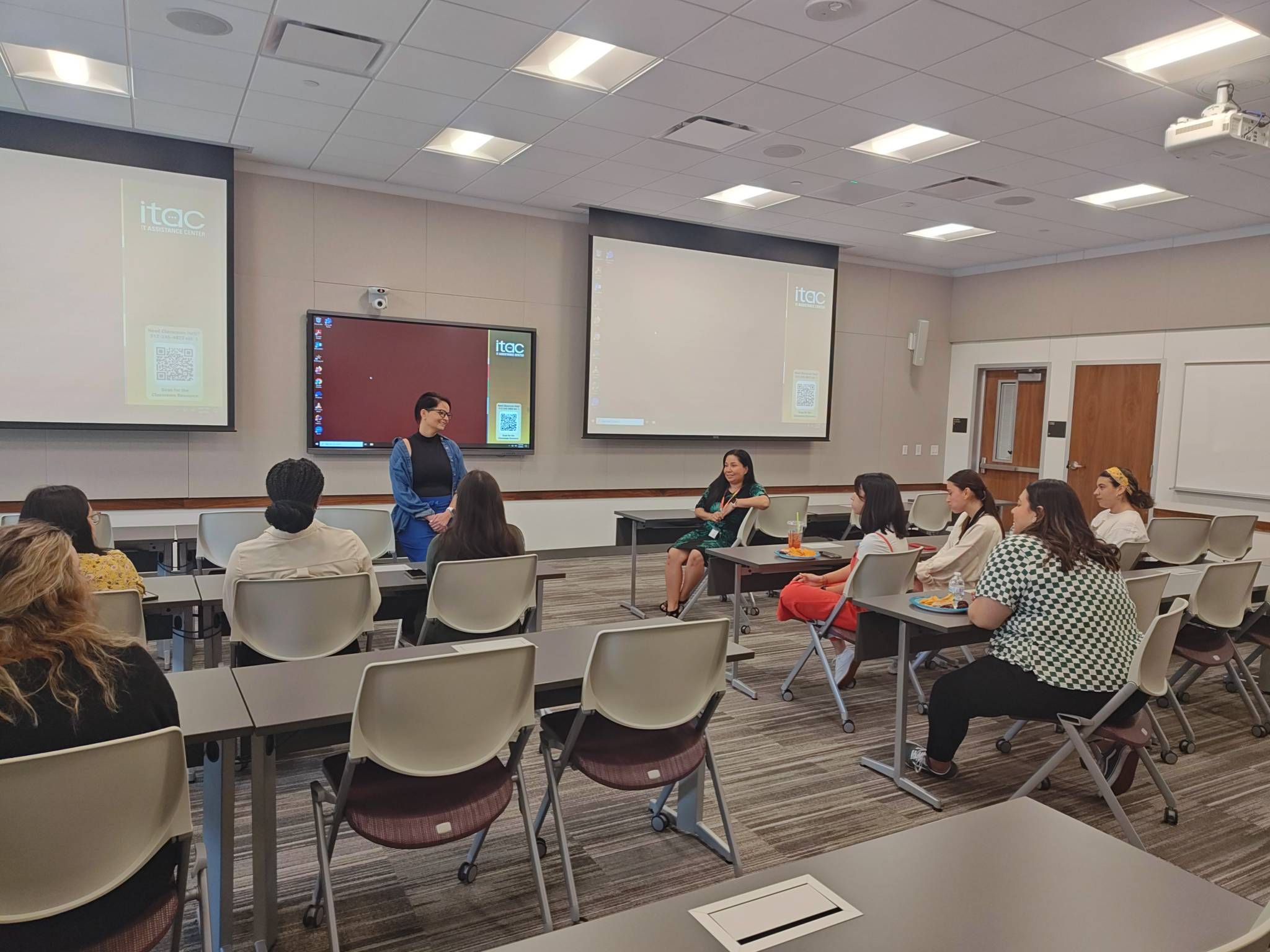 Barbara Fernadez, the lecturer, talking to CDIS students.