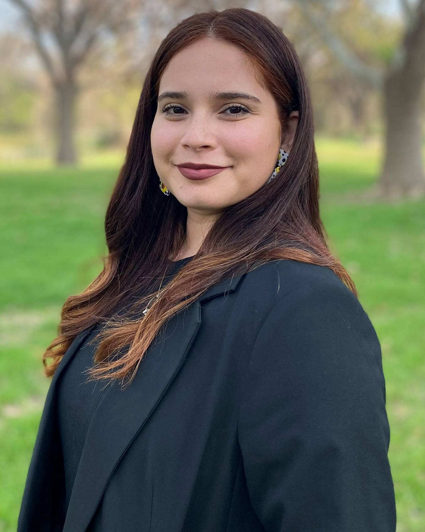 Headshot of Ivanna Robledo.