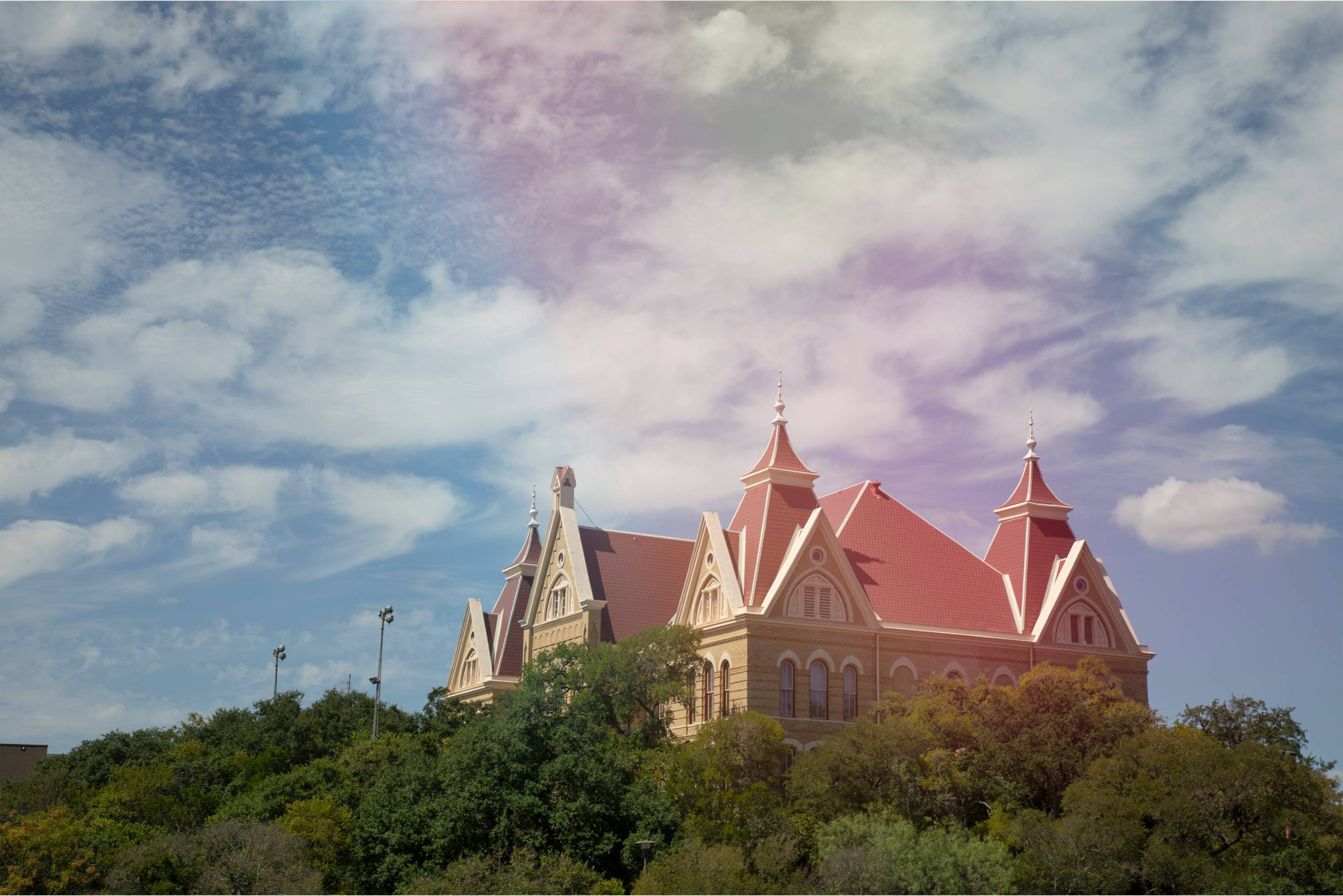 A picture of the building Old Main at Texas State University