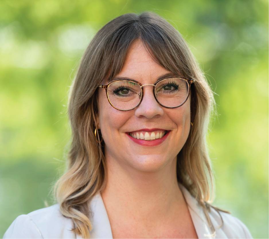 Headshot of Jessica Schneider.