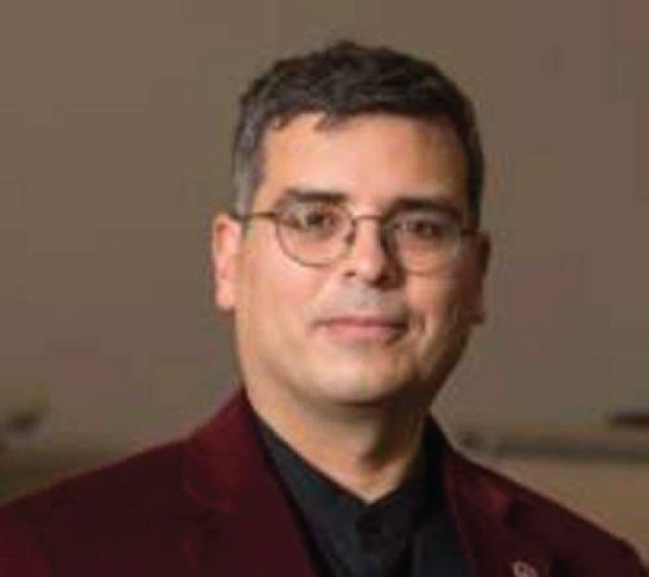 Headshot of Dr. Francis Mendez Mediavilla