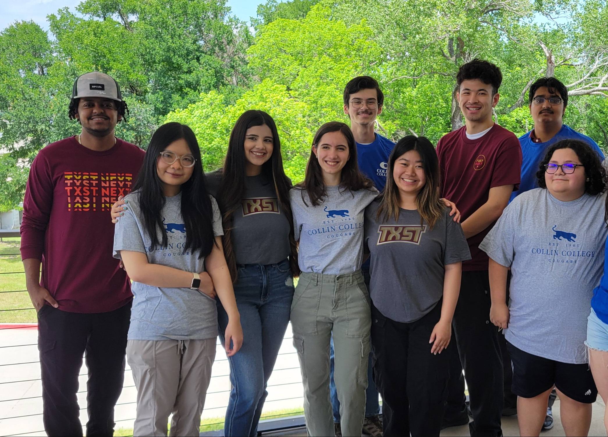 Students wearing Texas State University and Collin College tshirts