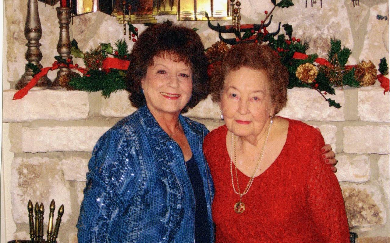 Bettie Green and Lenora Giesen pose for a picture.