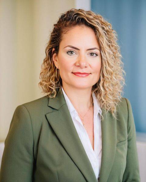 Headshot of Linda Alkire