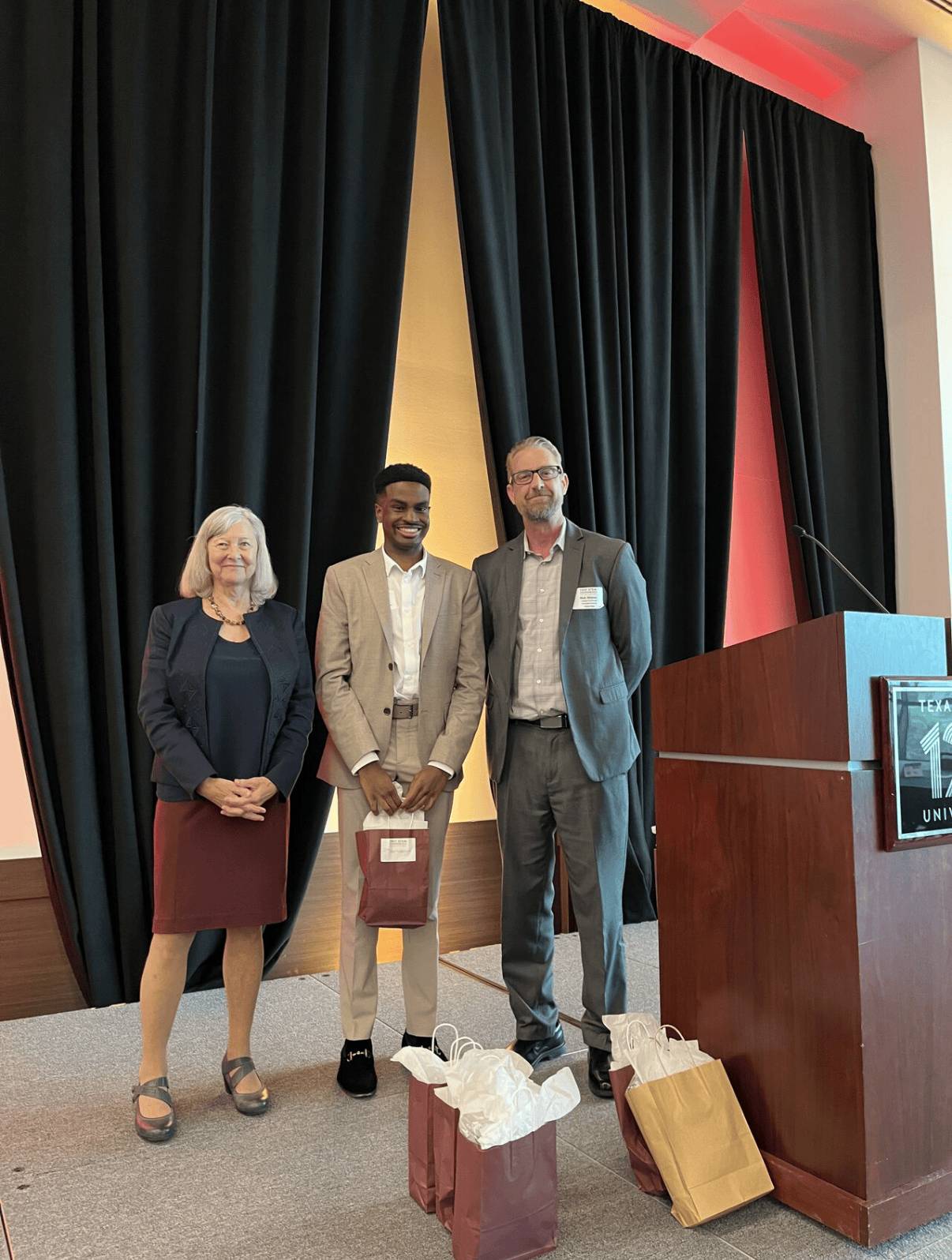 Dillon Gee - 2nd Place Undergraduate Poster Award