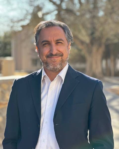 Headshot of Juan Holguin