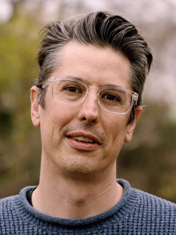 Dr. Daniel Carter
