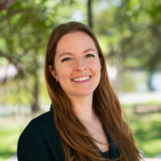Headshot of Erin Shilling