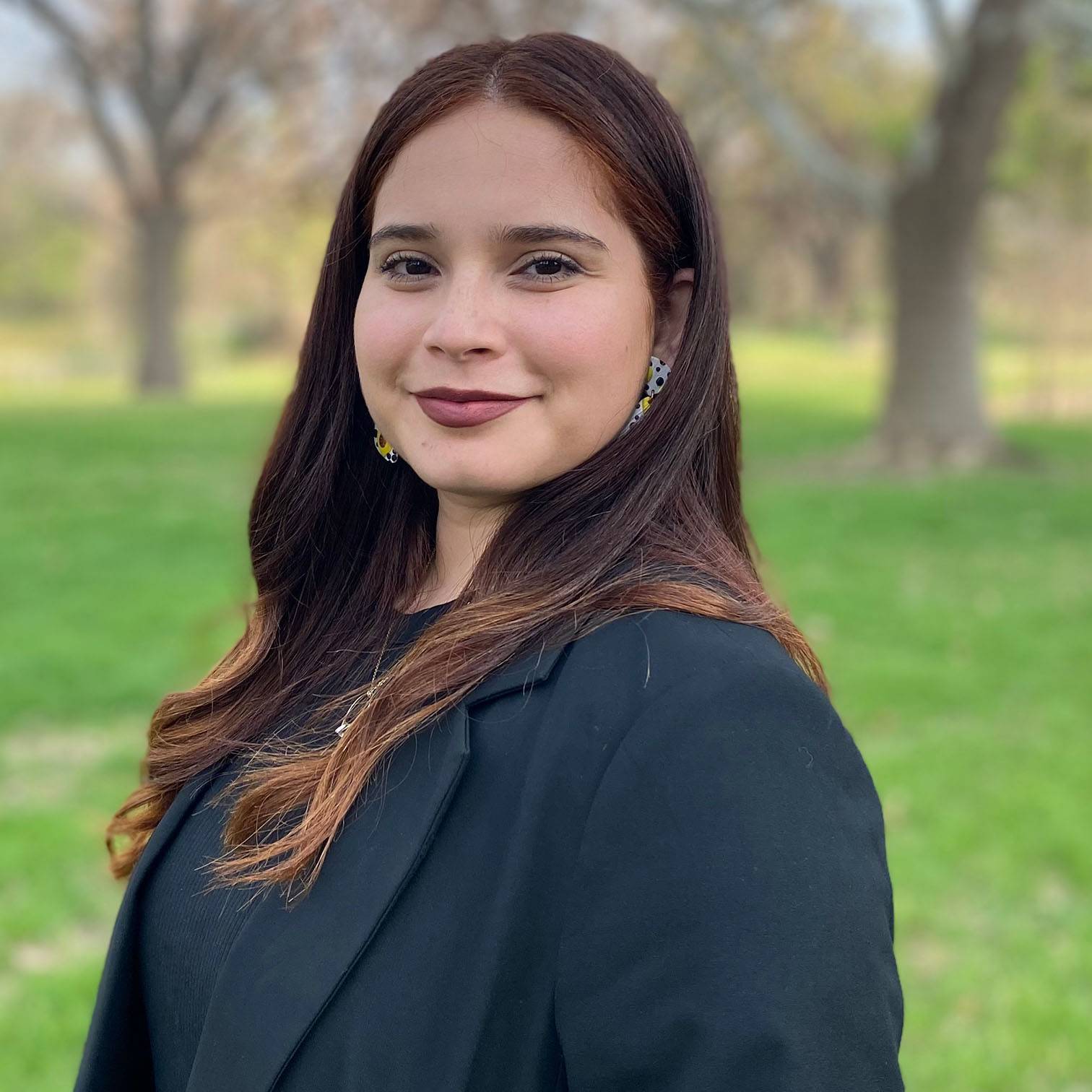Headshot of Ivanna Robledo.