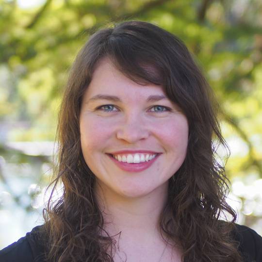 Headshot of Lois Bronaugh