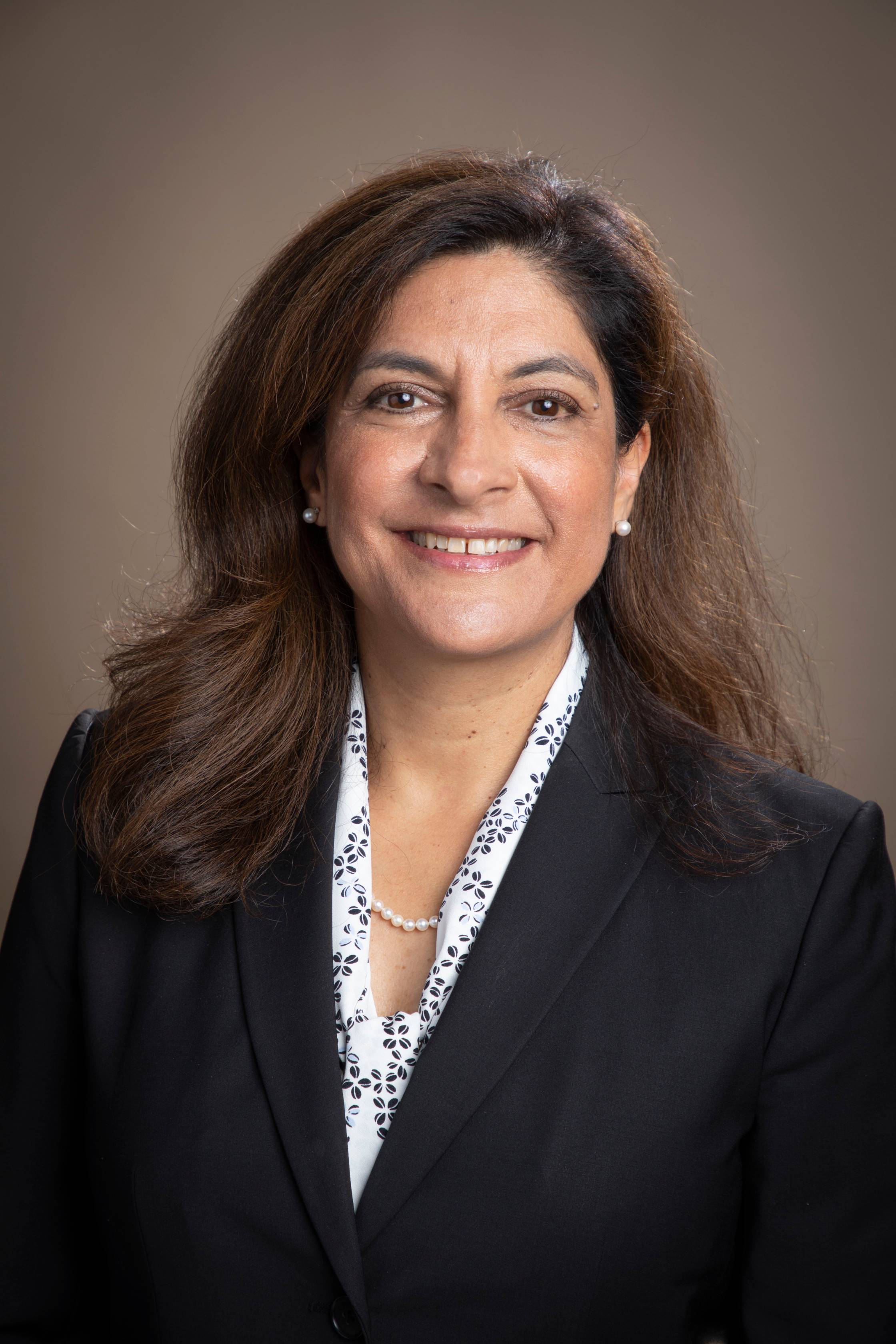 Dr. Cynthia Hernandez Professional Headshot