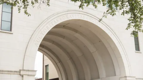 UAC Arch