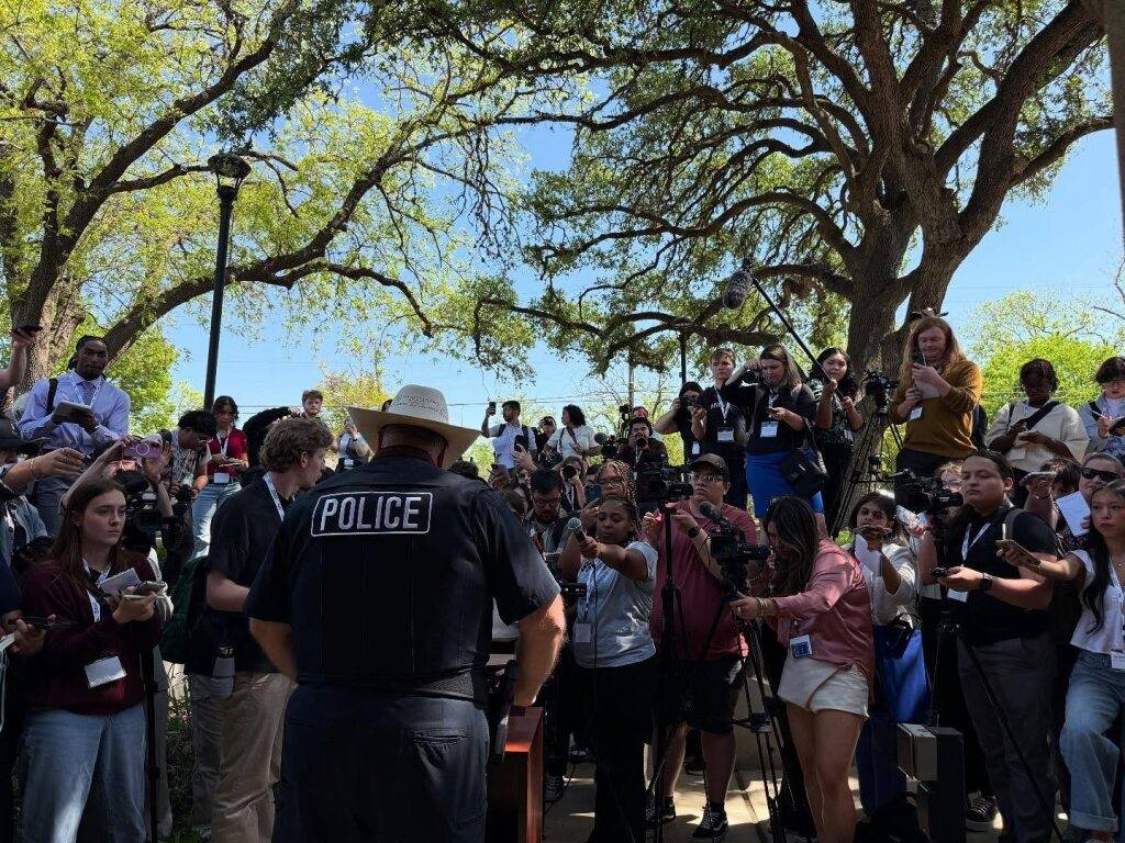 Chief talking to TIPA students