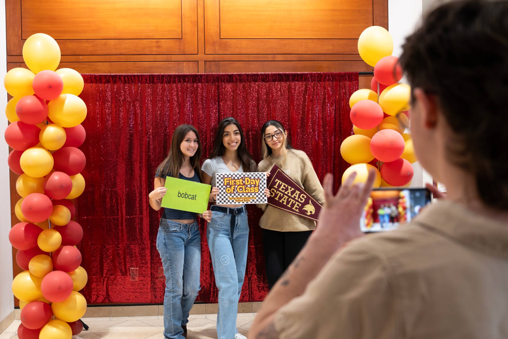 freshmen taking a picture