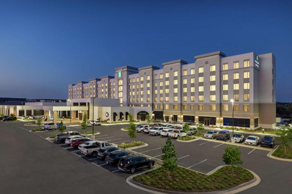 Exterior of the Round Rock Embassy Suites