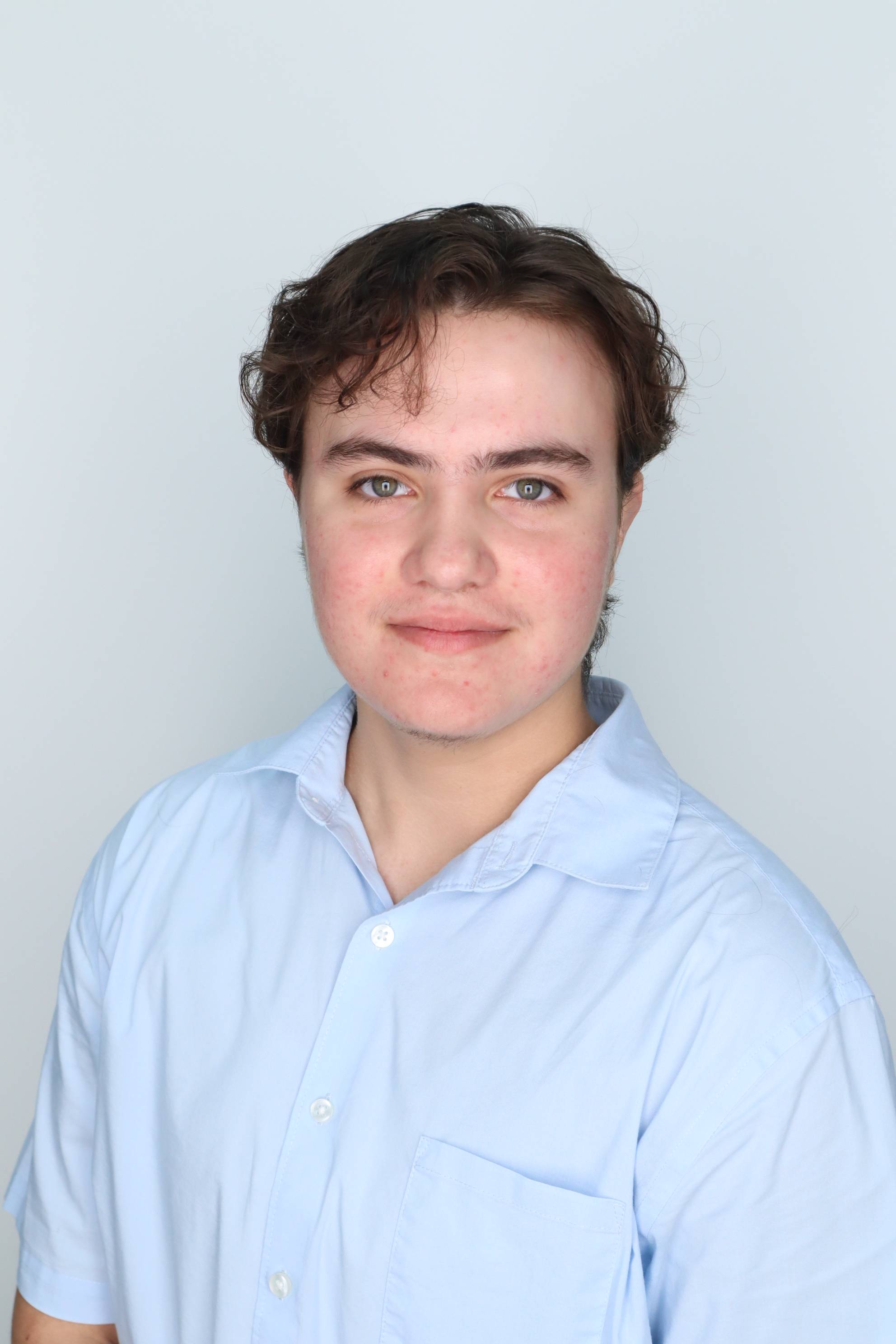 Gabriel Irvine Headshot