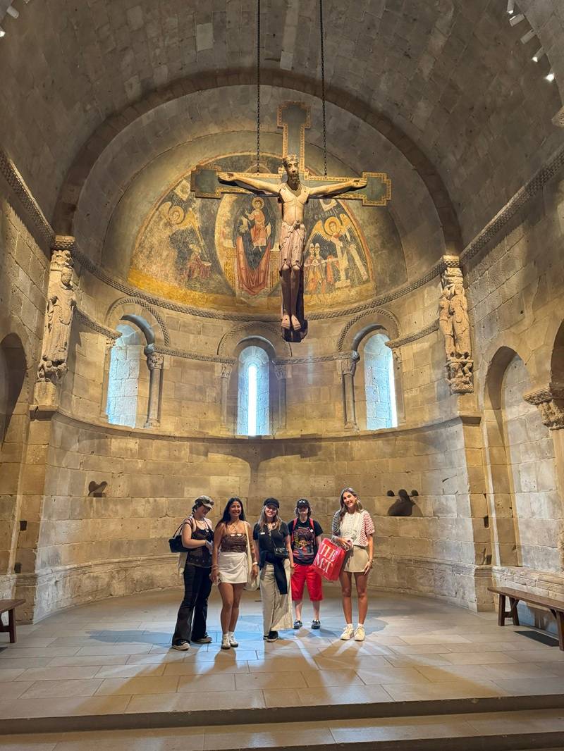 TXST students in art museum