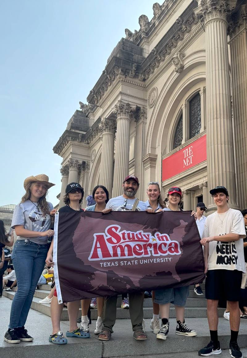 TXST students at museum