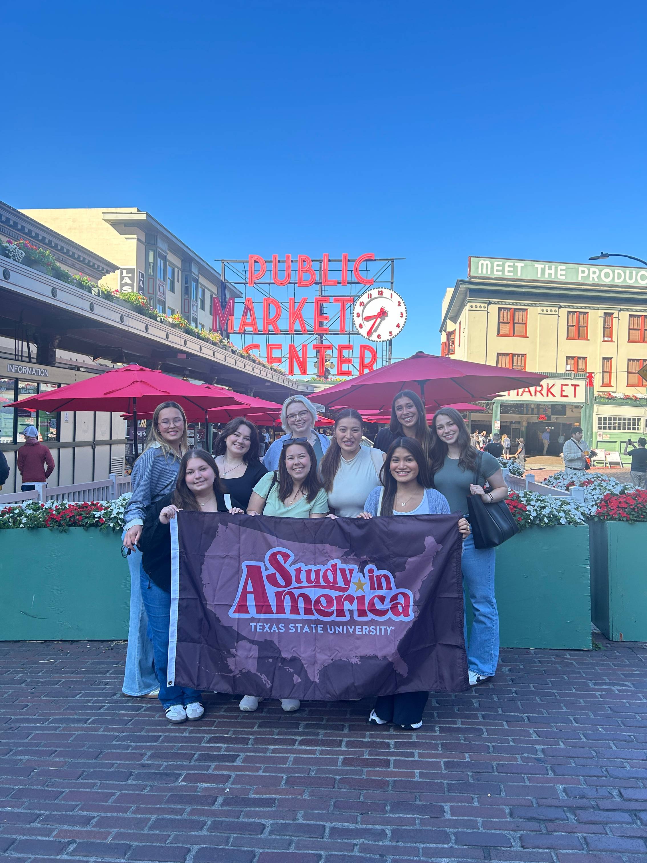 TXST students in front of Pikes Place