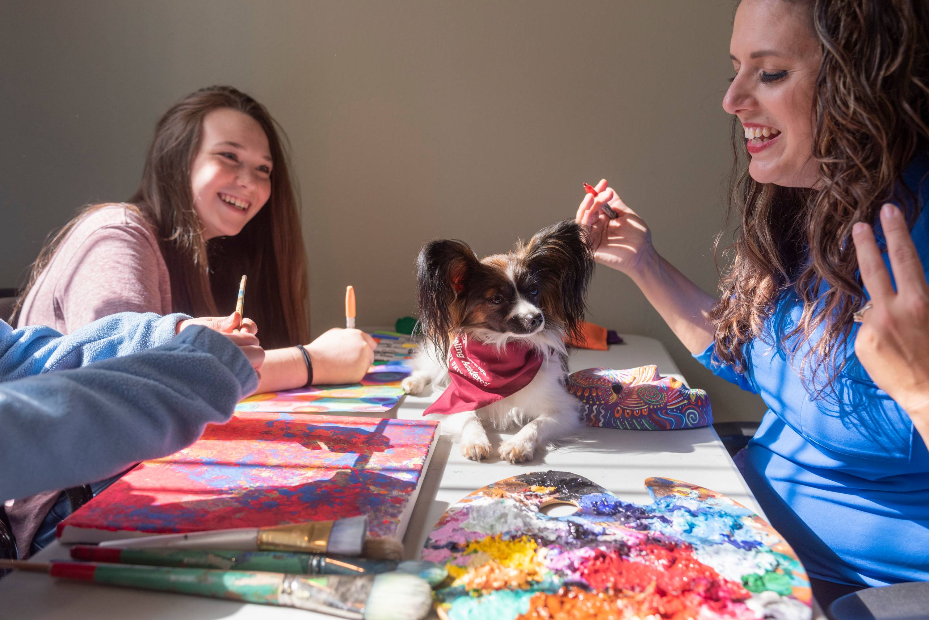 Sketch facilitating animal-assisted expressive art